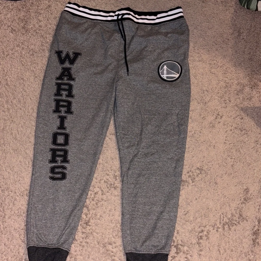 NBA Warriors Gray Joggers with Black Details - Picture 1 of 3